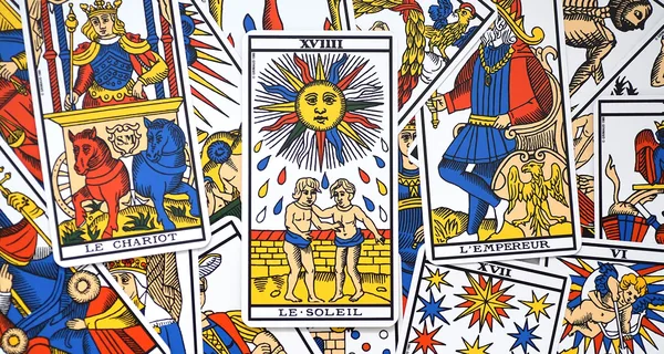 Cartes de tarot psychologique — outil de connaissance de soi